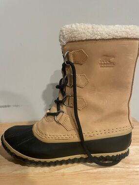 Sorel Tan and Black Insulated Lace-Up Winter Boots